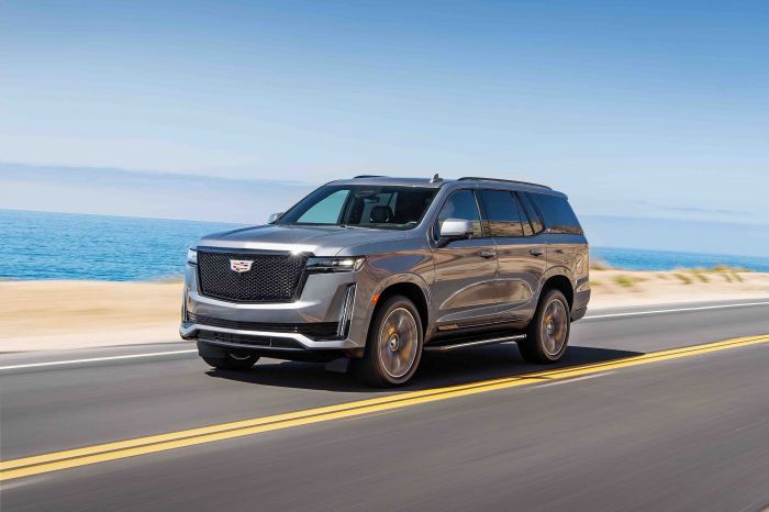 Cadillac Escalade 2022 Sport Platinum Delivers Luxury, Tech and New Super Cruise Hands Free Driving
