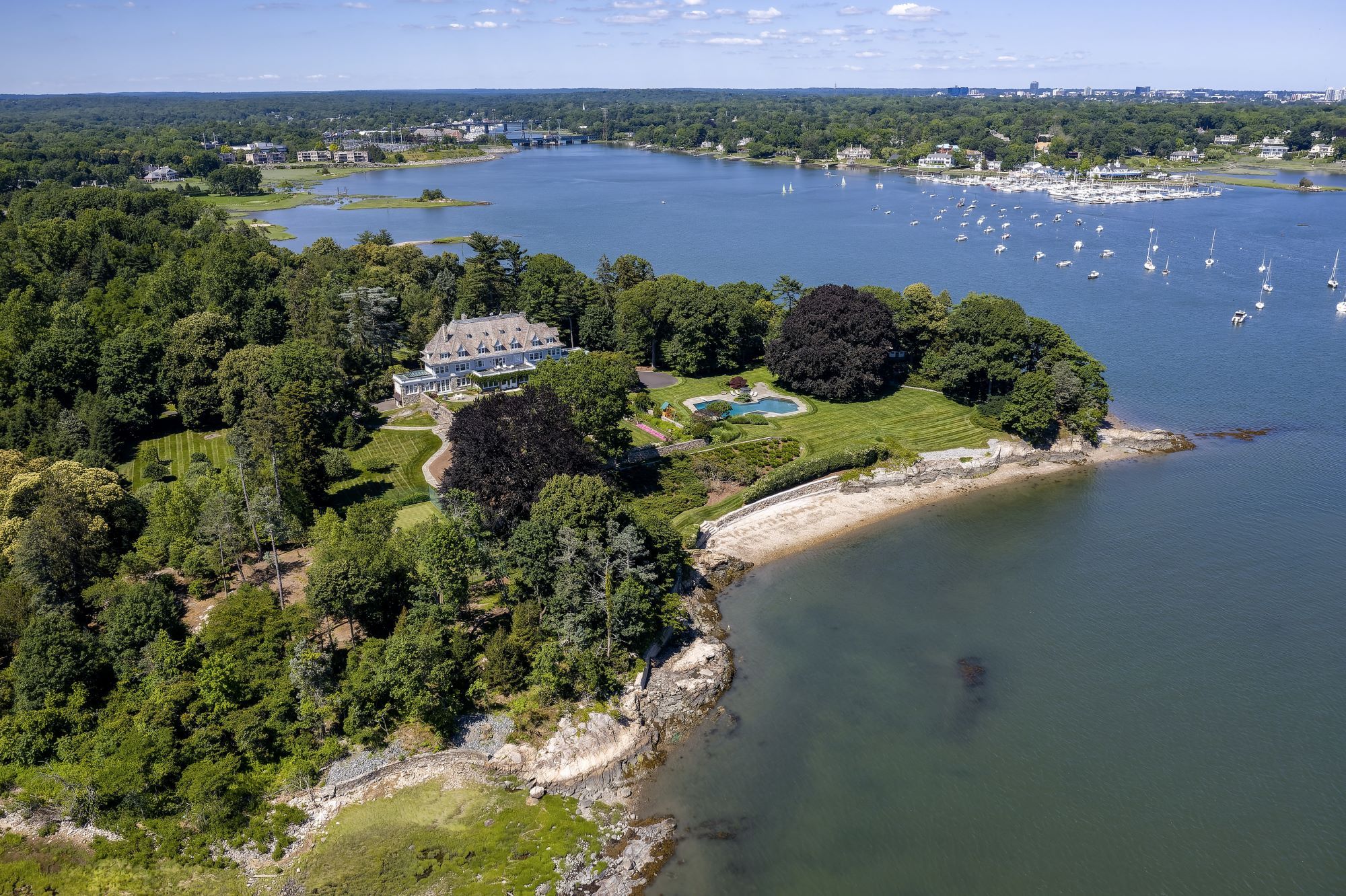 This Historic New England Mansion Sets Connecticut Record