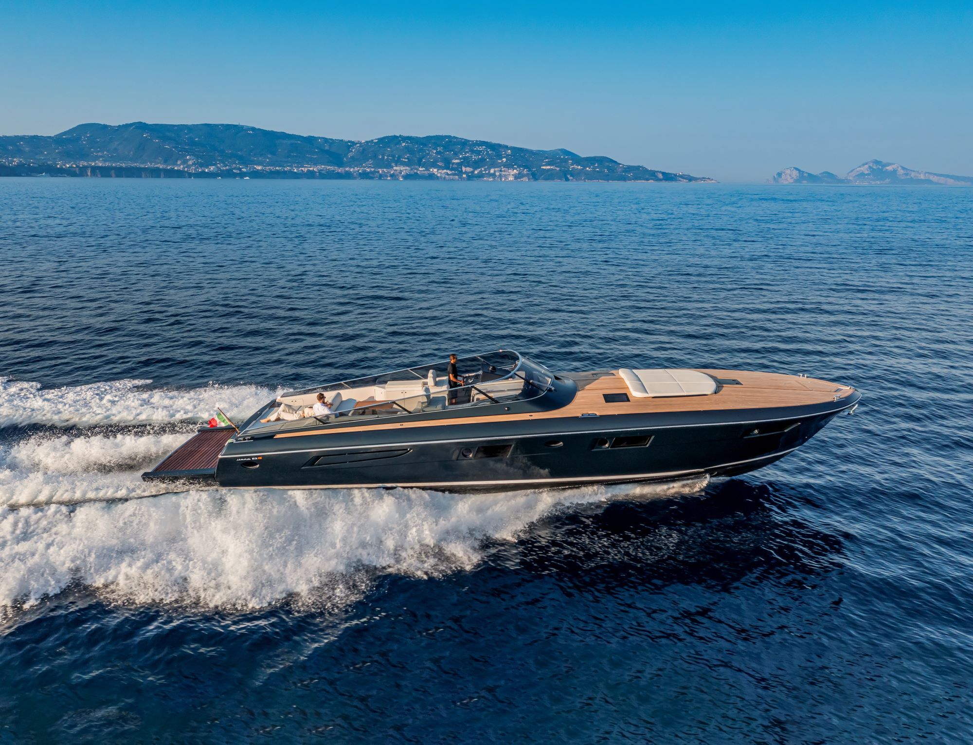 The ITAMA 62RS from the Ferretti Group + Video