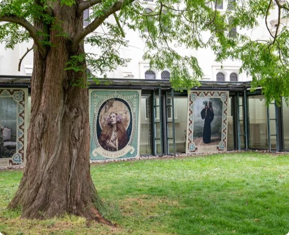 How Medieval Tapestry Reflected 15th-Century Fashion and Culture