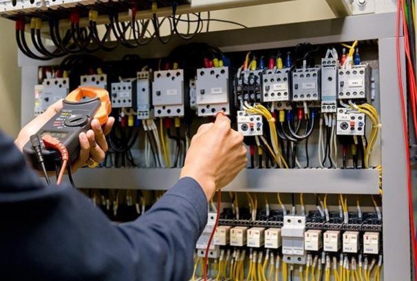 7 Warning Signs You May Need Electric Panel Repair