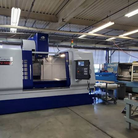 CNC Vertical Machining: Understanding Machines, Features, and Applications